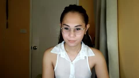 chelly4u69 online show from April 3, 2026, 10:19 pm