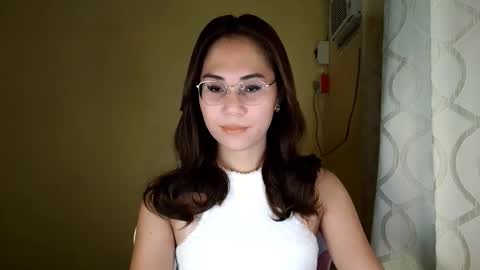 chelly4u69 online show from May 12, 2026, 1:14 am