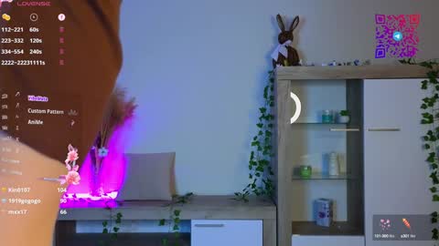 Mona online show from December 10, 2024, 9:33 pm