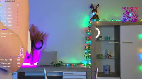 Mona online show from December 30, 2024, 6:05 pm