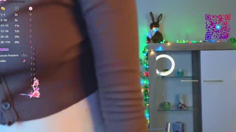 Mona online show from January 12, 2025, 3:03 pm