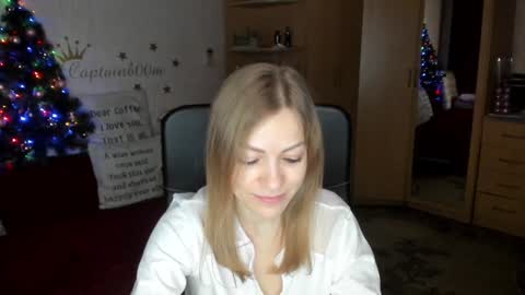 Silvia online show from December 22, 2024, 4:50 am