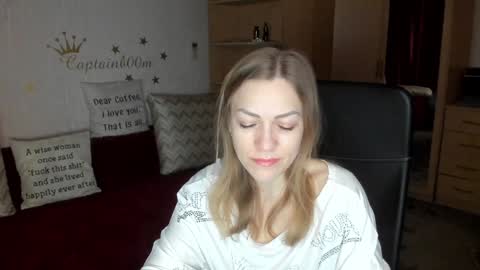 Silvia online show from February 3, 2025, 4:04 am