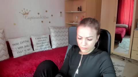 Silvia online show from March 11, 2025, 7:04 am