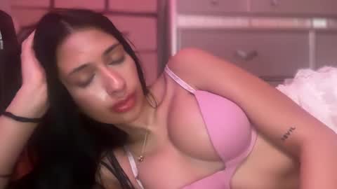 Snapshot of cherliecarmen chatting on February 13, 2025, 11:15 pm cherliecarmen online show from February 13, 2025, 11:15 pm