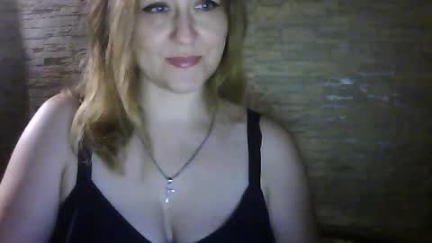 cherry04383 online show from July 26, 2026, 1:58 am