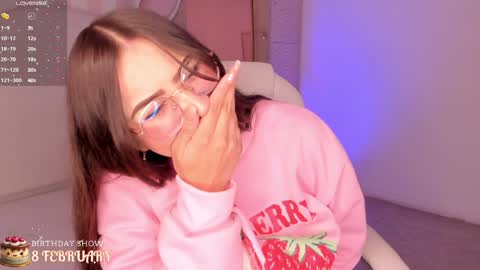 Snapshot of cherry_blond_ chatting on January 28, 2025, 12:15 am Cherry online show from January 28, 2025, 12:15 am