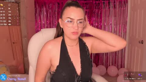 Snapshot of cherry_blond_ chatting on February 4, 2025, 8:02 am Cherry online show from February 4, 2025, 8:02 am