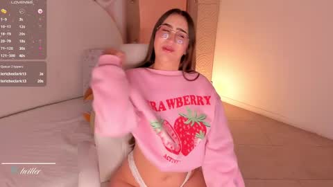 Snapshot of cherry_blond_ chatting on February 23, 2025, 8:17 am Cherry online show from February 23, 2025, 8:17 am