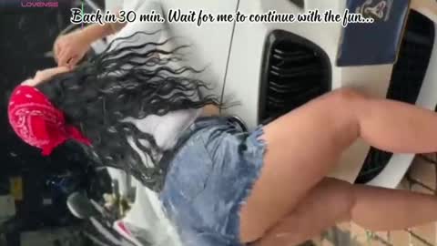 C H E R R Y  online show from November 17, 2025, 11:27 am