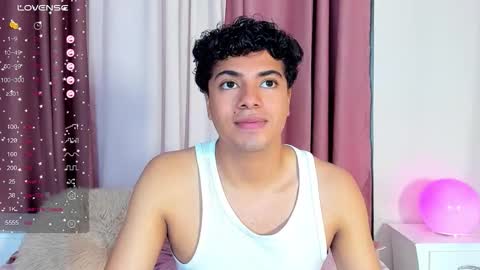 cherry_blossom77 online show from January 19, 2026, 12:53 pm