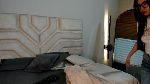 cherry_bunnyx online show from June 14, 2026, 4:03 am