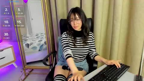 Snapshot of cherry_kissx chatting on February 20, 2026, 4:09 am Chloe online show from February 20, 2026, 4:09 am