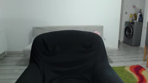 Sherry online show from October 8, 2025, 10:40 pm