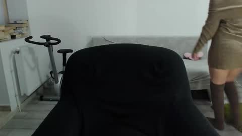 Snapshot of cherry_pie95 chatting on March 5, 2026, 4:19 am Sherry online show from March 5, 2026, 4:19 am