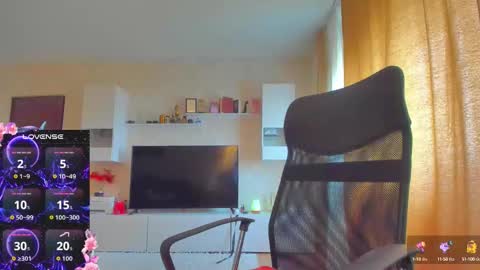 Snapshot of cherry_pie_69 chatting on October 12, 2025, 8:46 am mayra online show from October 12, 2025, 8:46 am