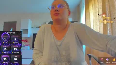 Snapshot of cherry_pie_69 chatting on October 21, 2025, 10:27 am mayra online show from October 21, 2025, 10:27 am