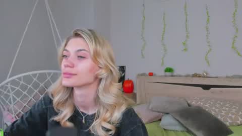 cherry_pr1ce online show from July 16, 2026, 12:05 am