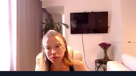 Snapshot of cherrycoloured chatting on March 6, 2026, 6:48 pm Anna online show from March 6, 2026, 6:48 pm