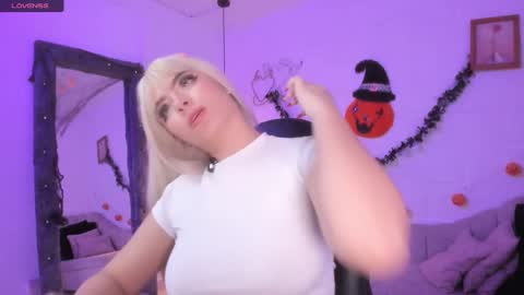 Snapshot of cherrydoll_dl chatting on October 19, 2025, 10:38 am Morfy online show from October 19, 2025, 10:38 am