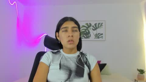 C H E R R Y online show from October 22, 2025, 11:43 am