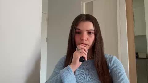 Lina online show from December 3, 2024, 3:09 am