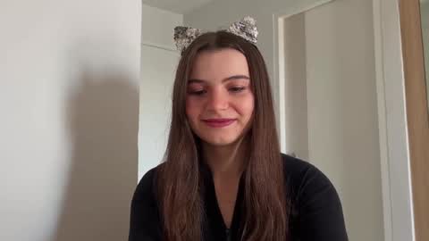 Lina online show from December 18, 2024, 5:04 am