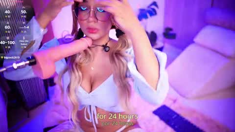 Snapshot of cherrygh_ chatting on October 7, 2025, 1:25 am Cherry  online show from October 7, 2025, 1:25 am