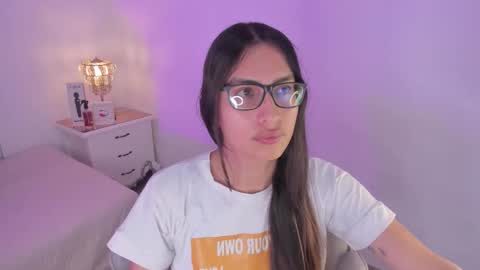 Cherry online show from November 14, 2025, 1:43 pm