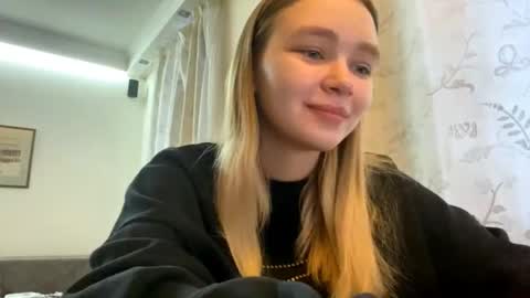Snapshot of cherryleija chatting on March 29, 2026, 5:29 am Lei online show from March 29, 2026, 5:29 am