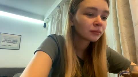 Snapshot of cherryleija chatting on April 6, 2026, 5:08 am Lei online show from April 6, 2026, 5:08 am