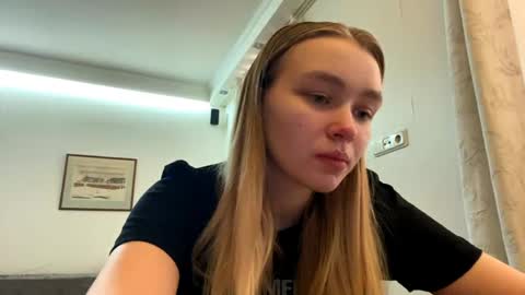 Snapshot of cherryleija chatting on April 10, 2026, 11:26 am Lei online show from April 10, 2026, 11:26 am