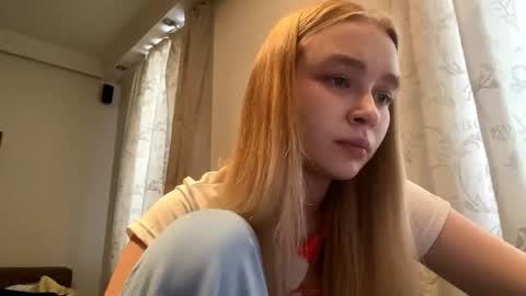 Snapshot of cherryleija chatting on April 17, 2026, 1:36 pm Lei online show from April 17, 2026, 1:36 pm