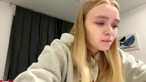 Snapshot of cherryleija chatting on April 23, 2026, 6:54 pm Lei online show from April 23, 2026, 6:54 pm