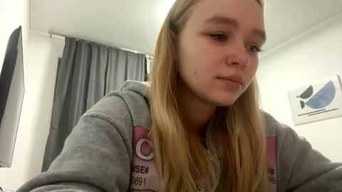 Snapshot of cherryleija chatting on May 4, 2026, 4:25 pm Lei online show from May 4, 2026, 4:25 pm