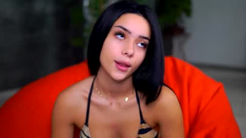 Snapshot of cherryselena chatting on October 3, 2025, 8:28 pm Selena online show from October 3, 2025, 8:28 pm