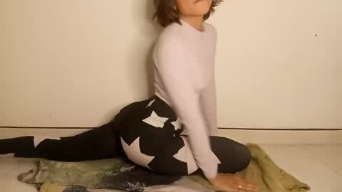 Snapshot of cherrywitchy chatting on January 1, 2025, 1:58 am Cherry online show from January 1, 2025, 1:58 am