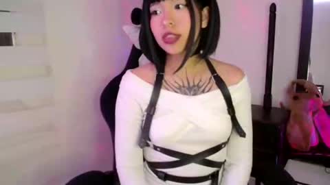 Snapshot of cherrywitchy chatting on February 14, 2025, 4:04 am Cherry online show from February 14, 2025, 4:04 am