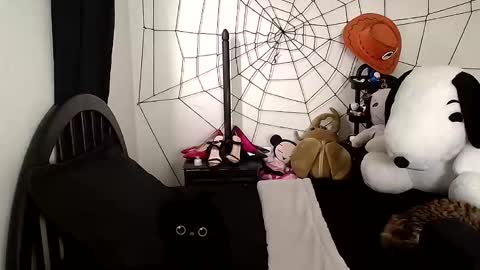 Snapshot of cherrywitchy chatting on October 15, 2025, 4:40 pm Cherry  online show from October 15, 2025, 4:40 pm