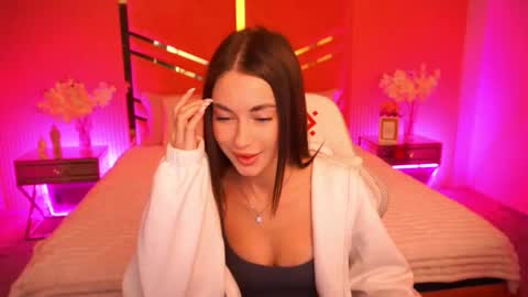 cherryylulu online show from October 6, 2025, 7:06 am