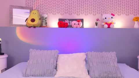 cheryelfox online show from May 15, 2026, 9:22 pm