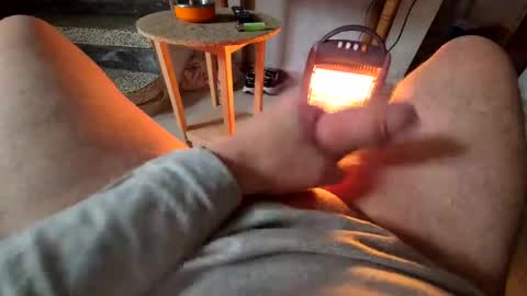 chevi23cm online show from December 5, 2025, 12:36 pm