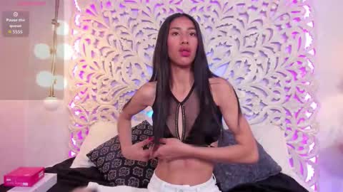 Snapshot of chiara_evanns chatting on September 17, 2025, 11:12 am Caro  online show from September 17, 2025, 11:12 am