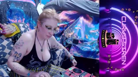 Snapshot of chiaroscurosiren chatting on February 8, 2026, 7:34 am CurvySiren online show from February 8, 2026, 7:34 am