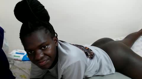 chichie_ online show from May 31, 2026, 6:20 pm