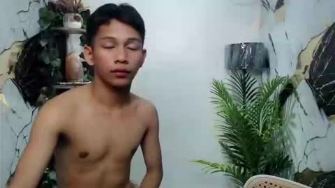 chick_renz online show from September 29, 2025, 5:56 am