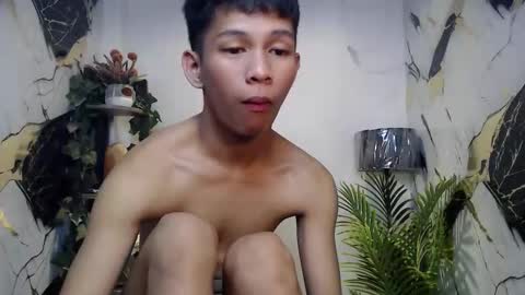 chick_renz online show from October 3, 2025, 5:04 am