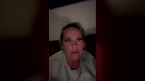chickenlegs25 online show from May 17, 2026, 2:31 am