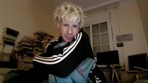 Snapshot of chico21__ chatting on February 21, 2026, 7:15 pm chico21__ online show from February 21, 2026, 7:15 pm