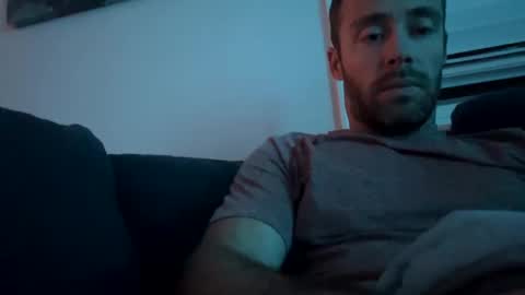 chiknnuggt online show from February 16, 2025, 8:21 am